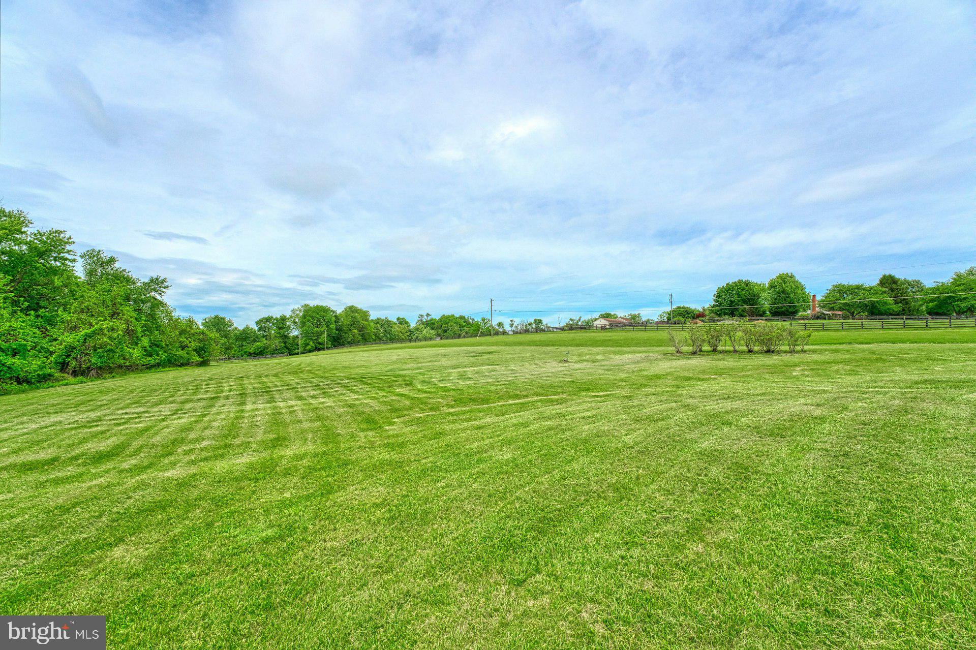 DEBUTTS - Residential