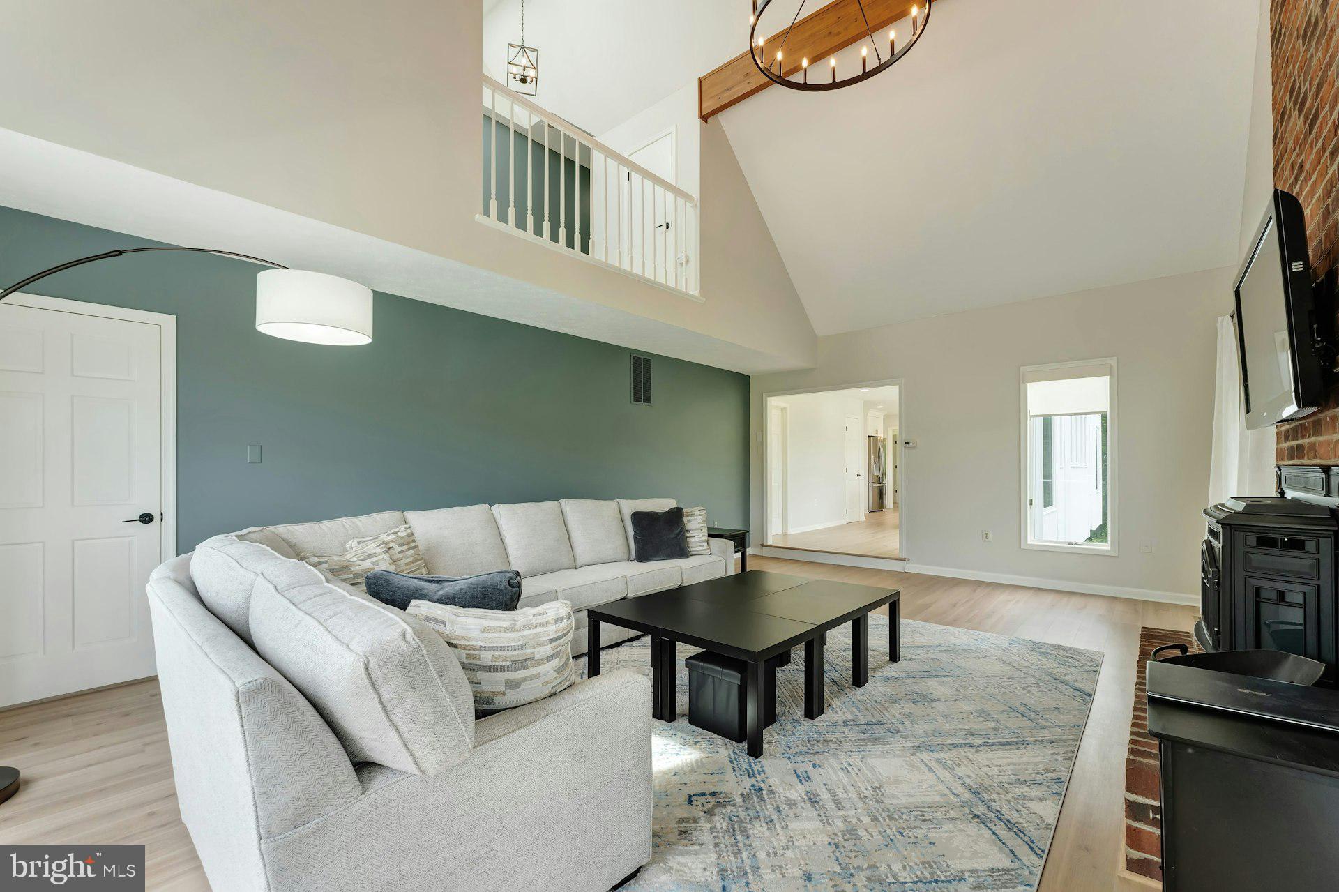 DEBUTTS - Residential