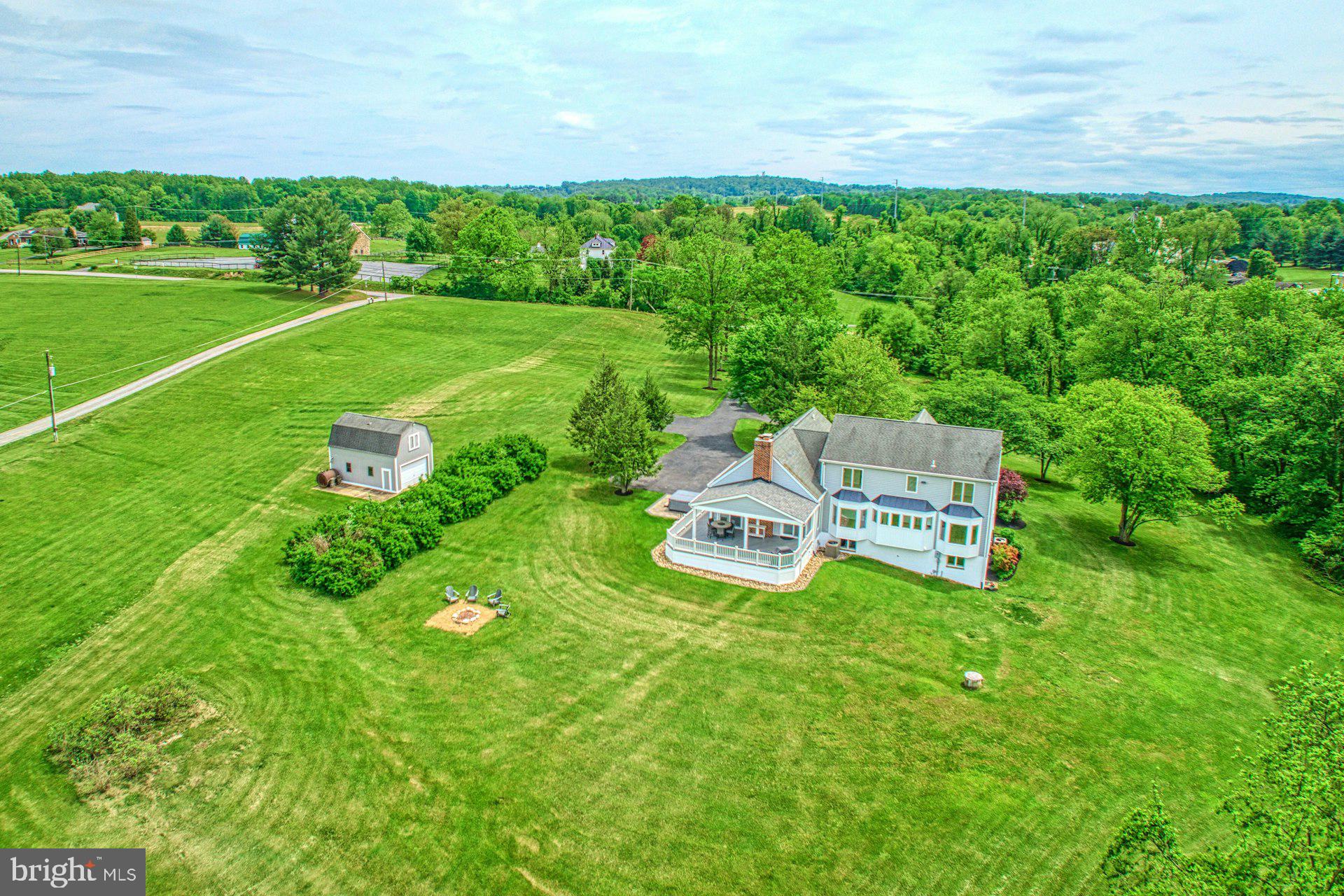 DEBUTTS - Residential