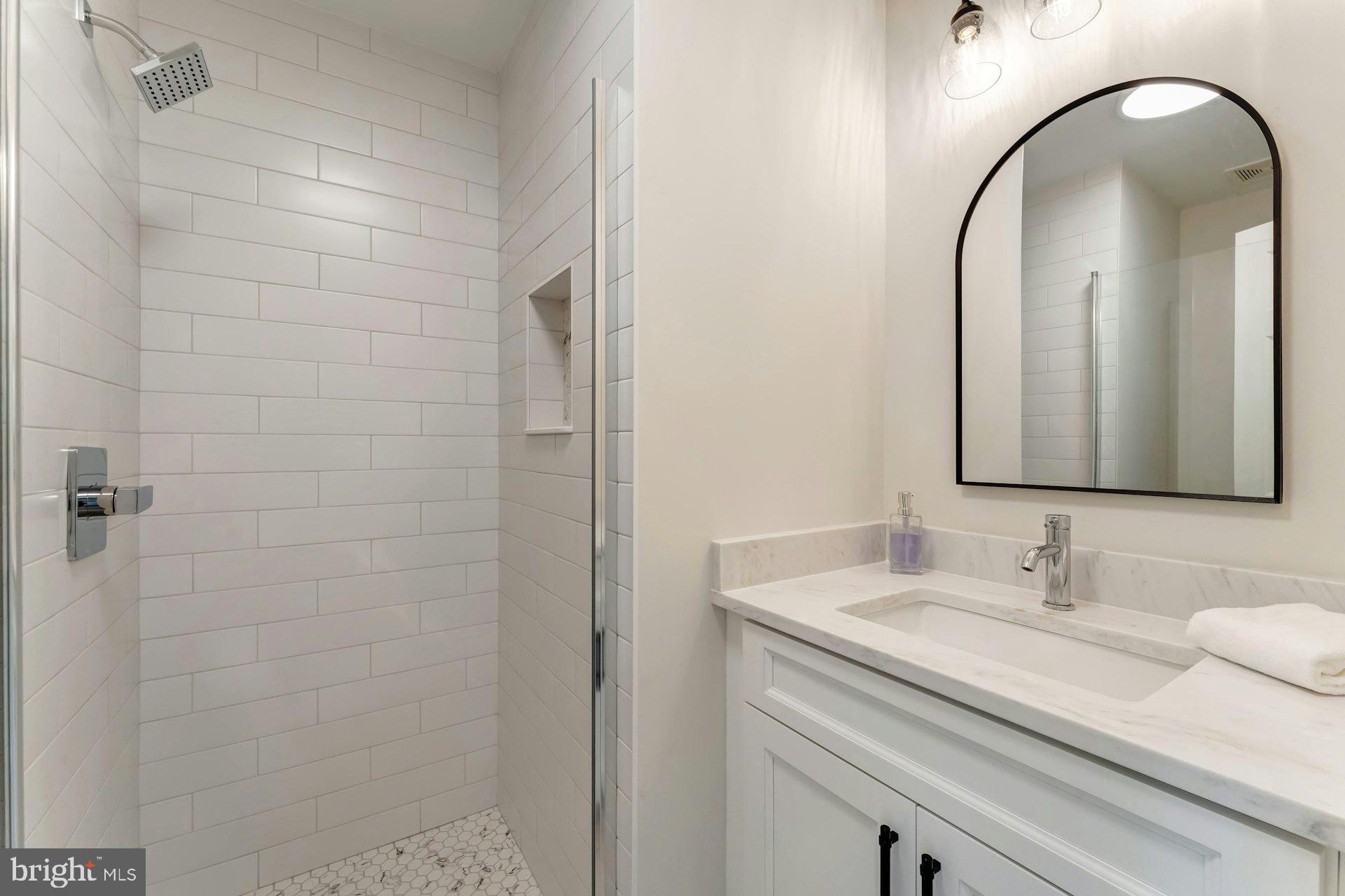 DEBUTTS - Residential