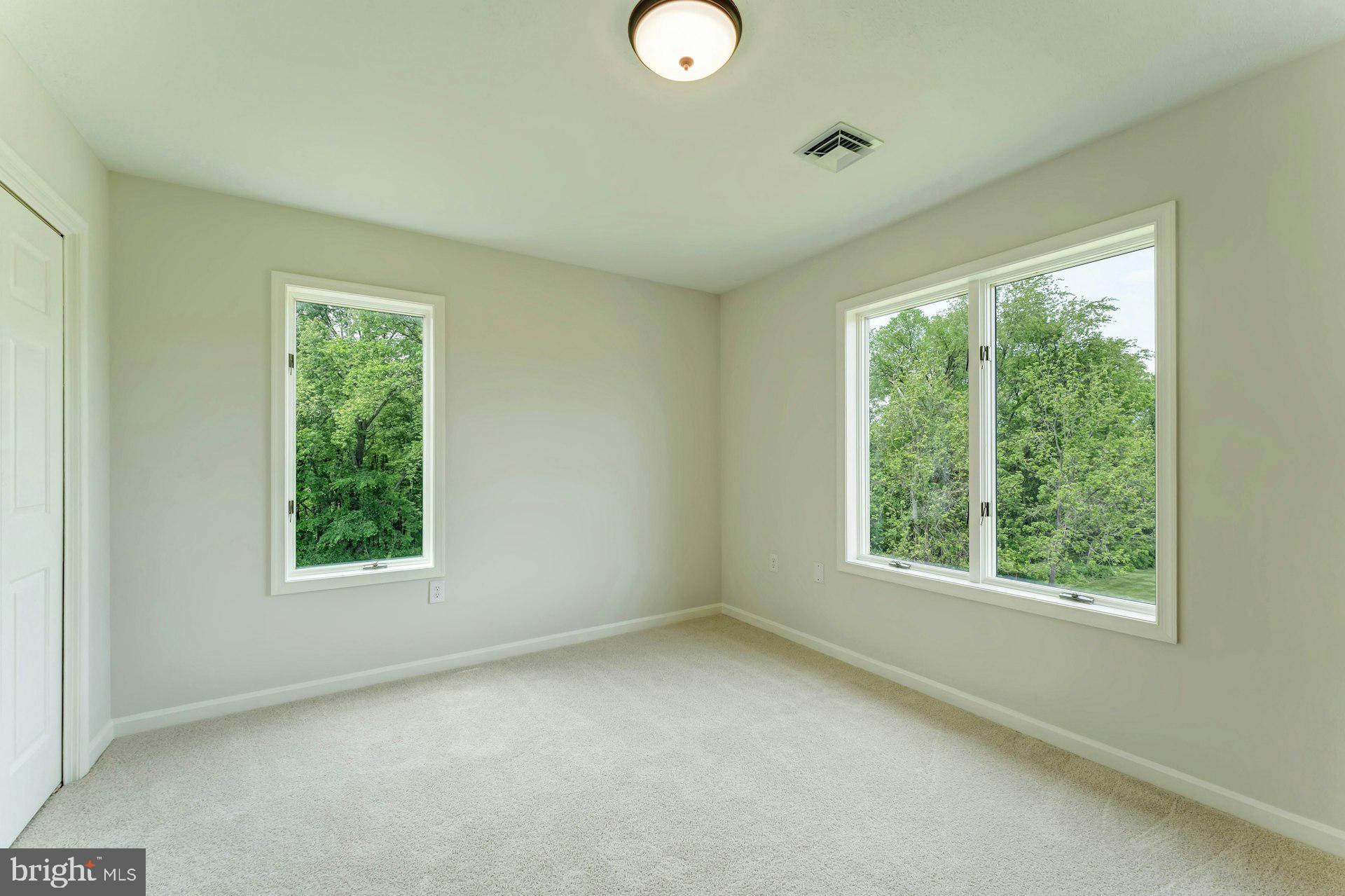 DEBUTTS - Residential