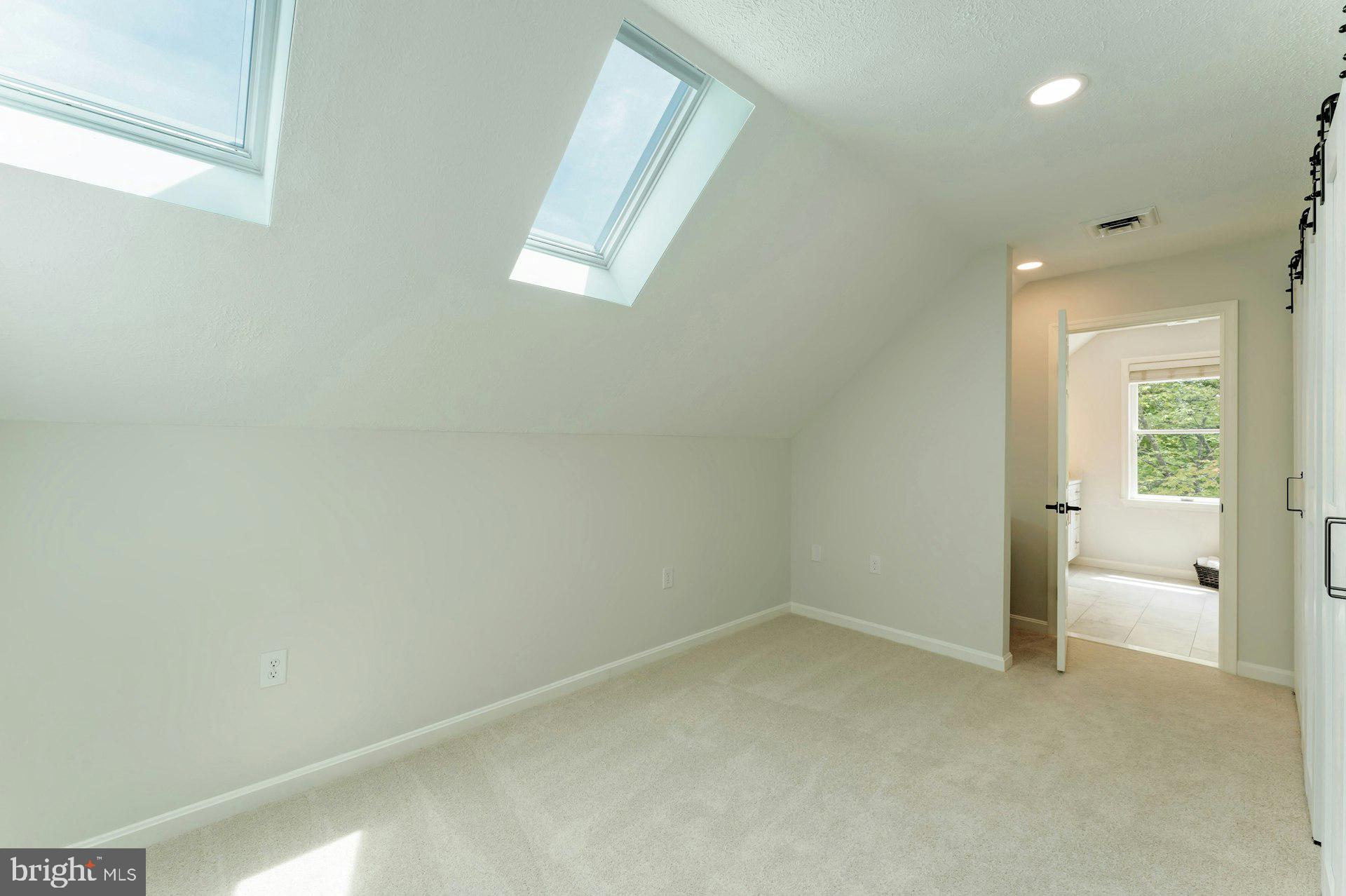 DEBUTTS - Residential