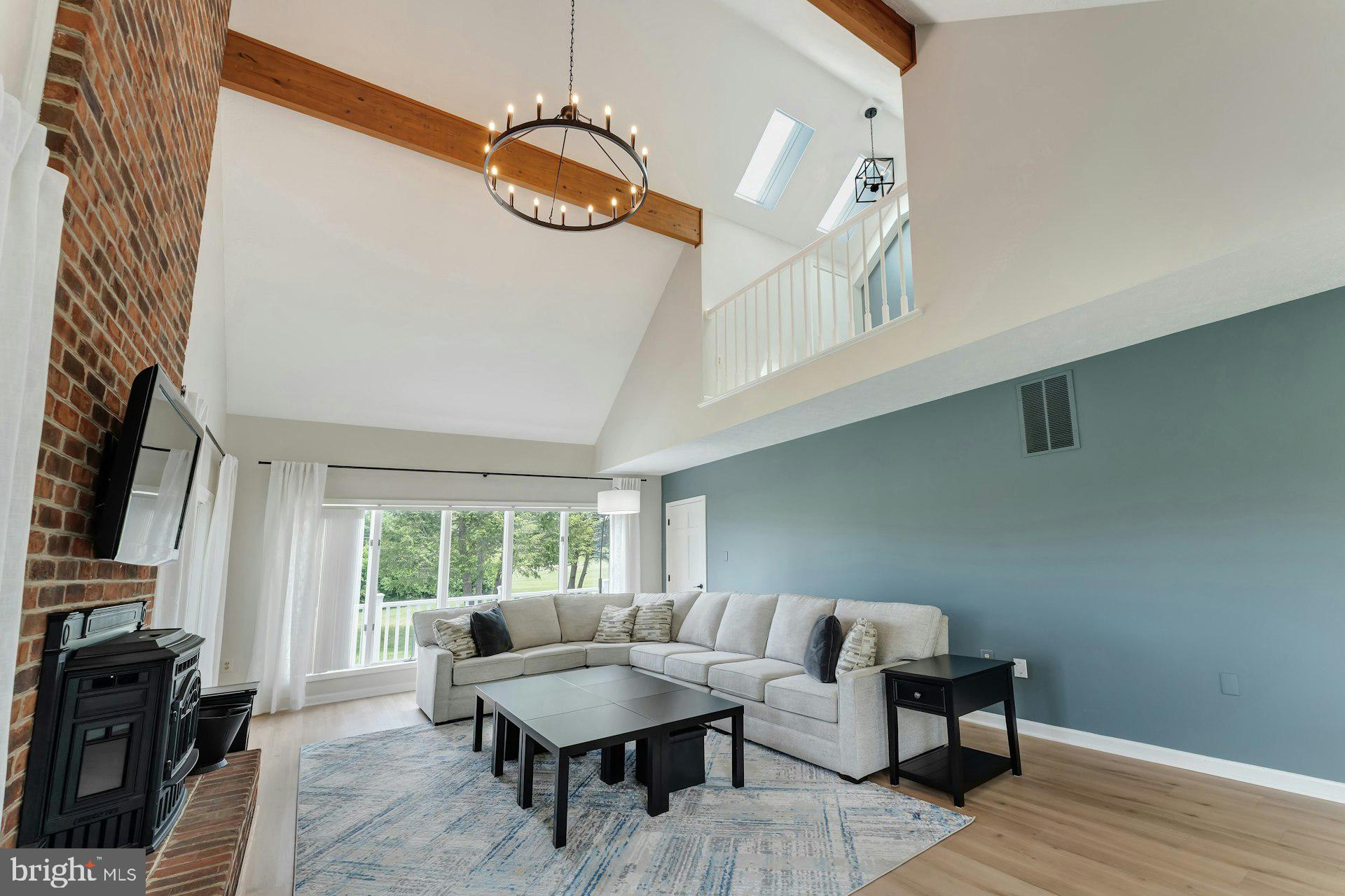 DEBUTTS - Residential