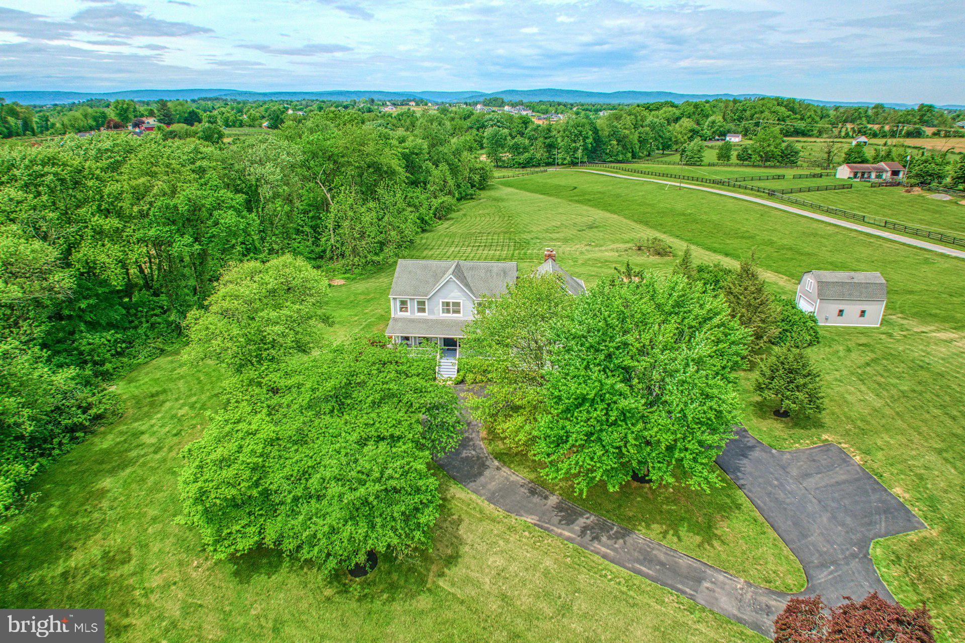 DEBUTTS - Residential