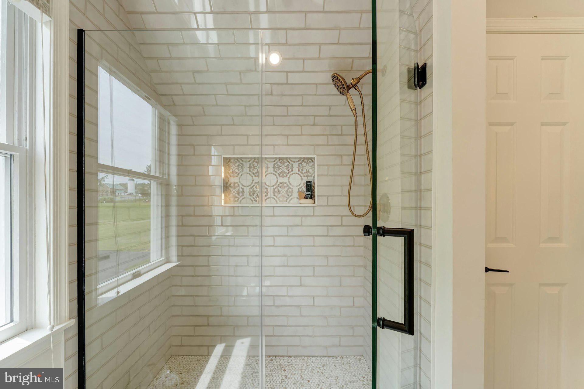 DEBUTTS - Residential