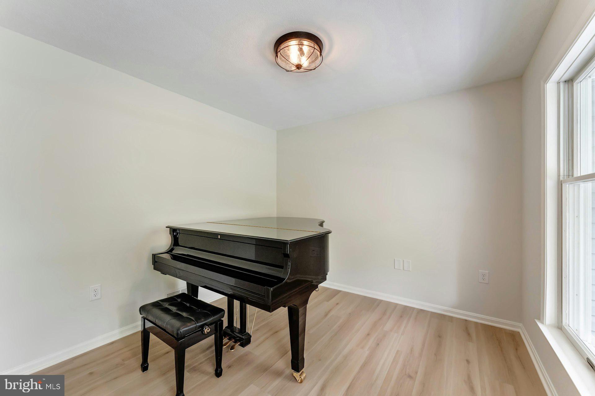 DEBUTTS - Residential