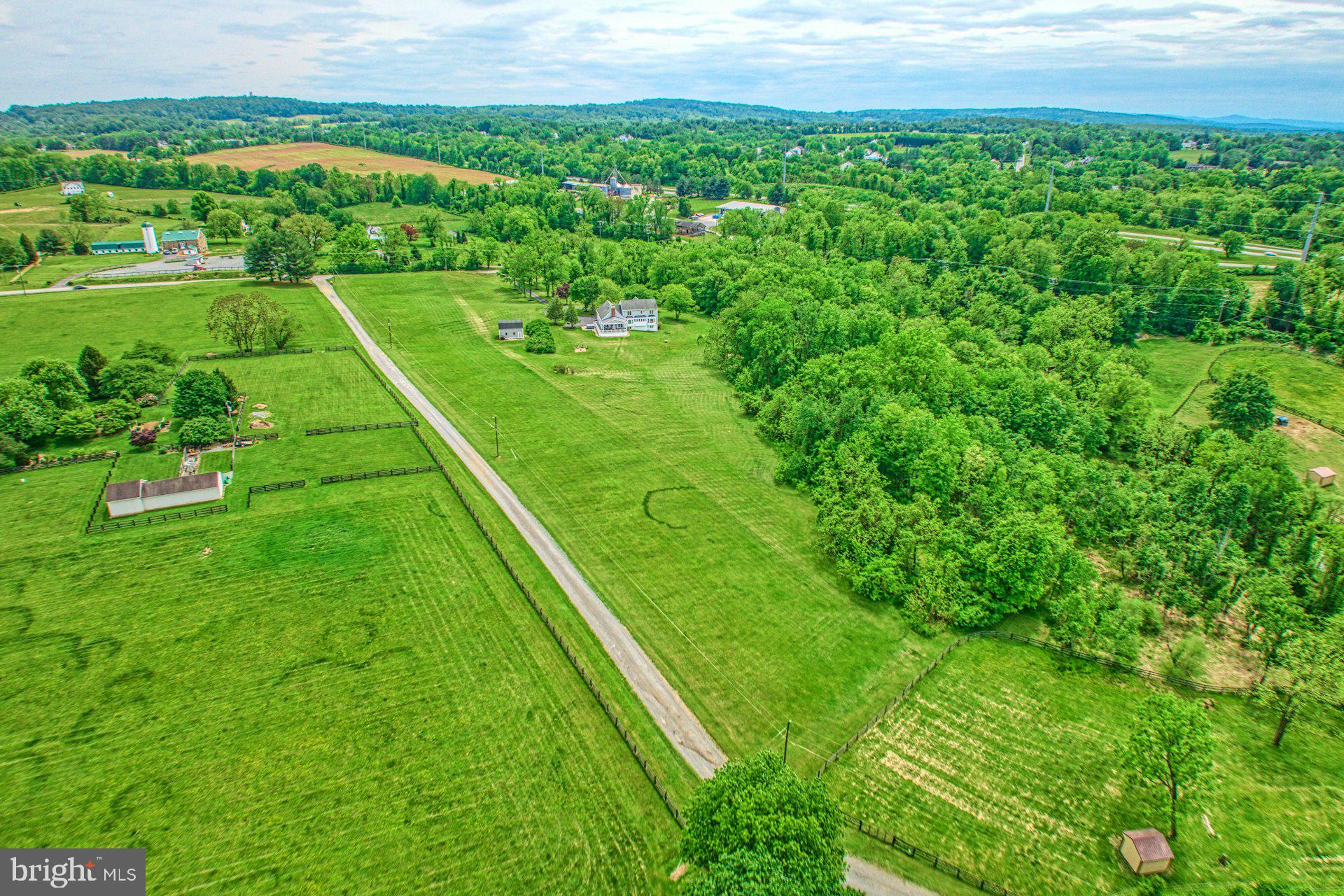 DEBUTTS - Residential