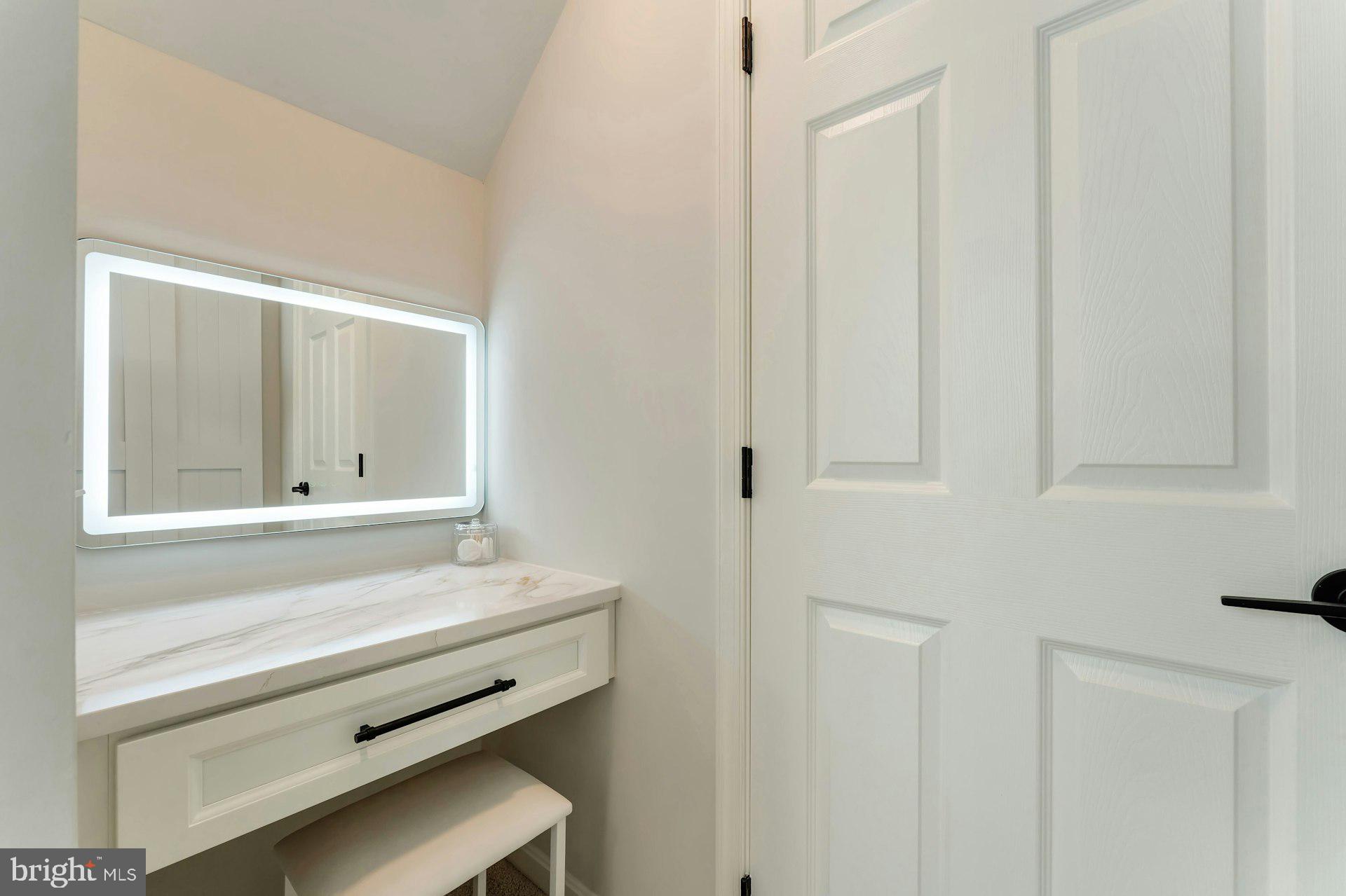 DEBUTTS - Residential