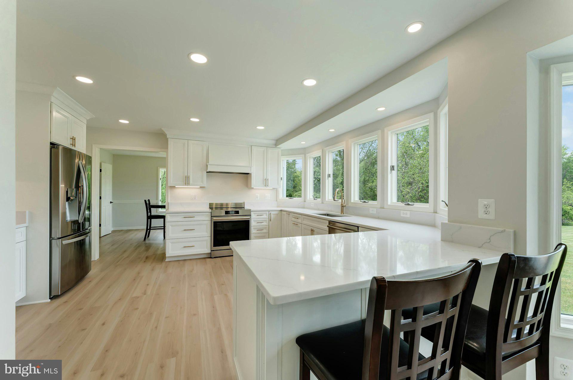 DEBUTTS - Residential