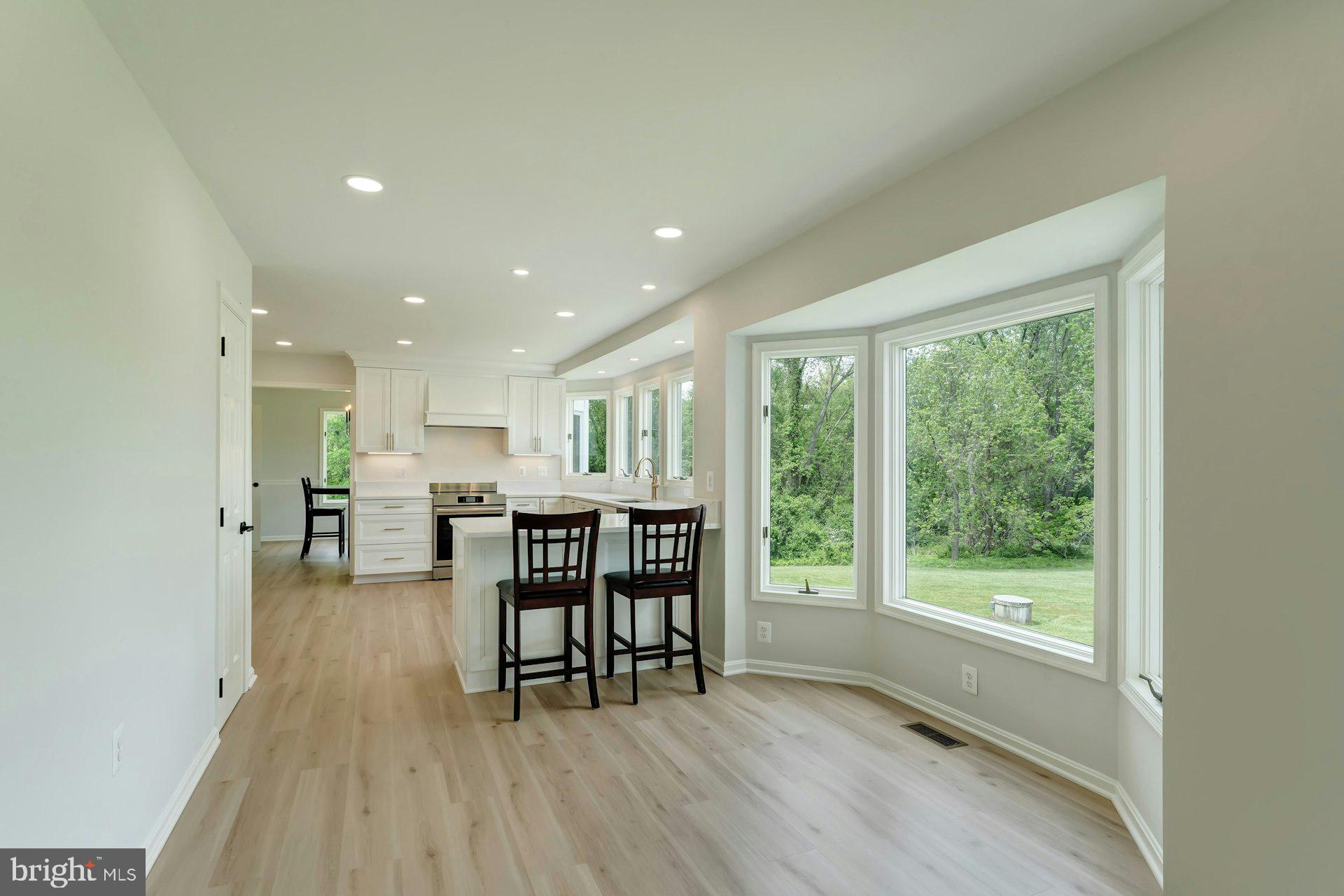 DEBUTTS - Residential