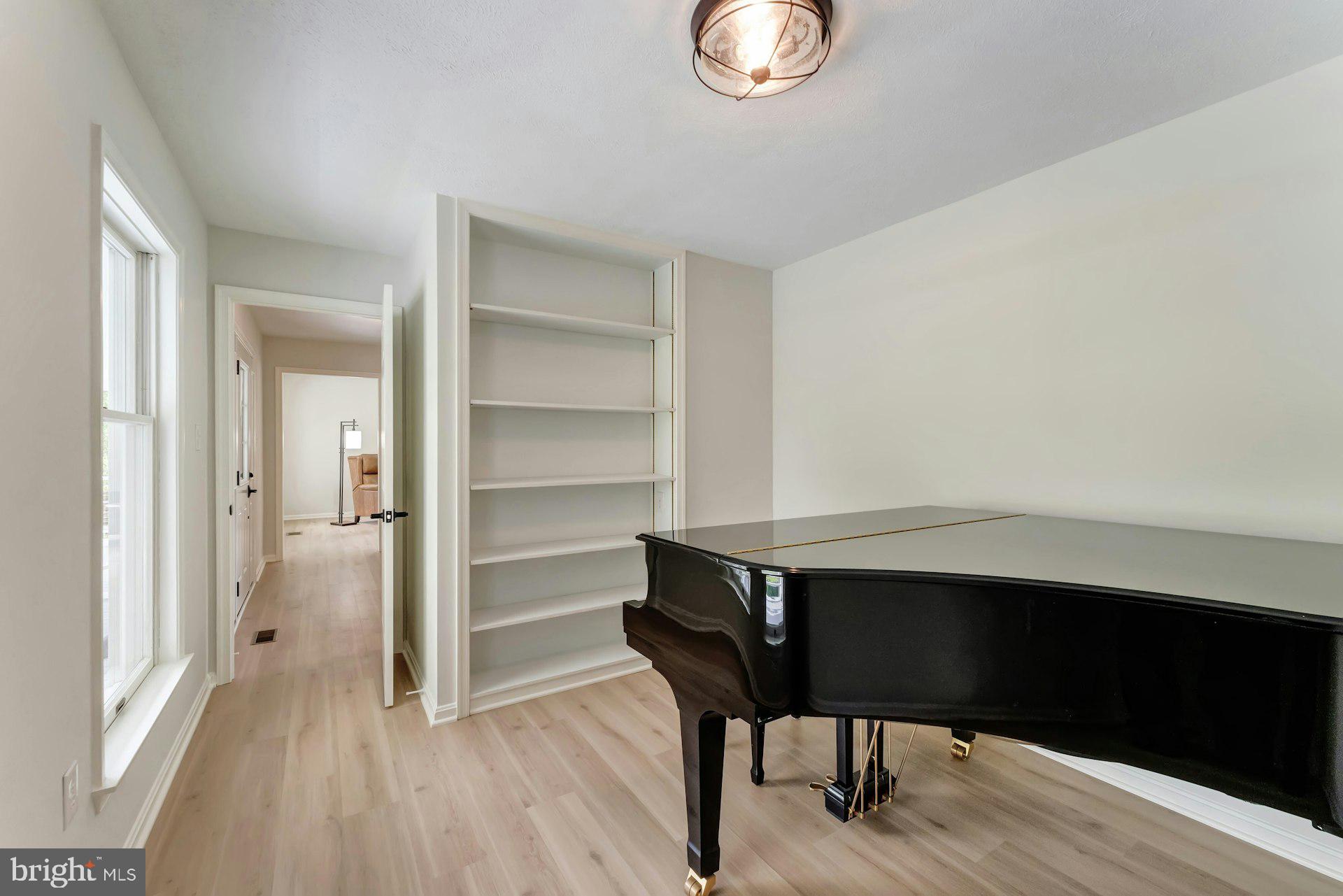 DEBUTTS - Residential