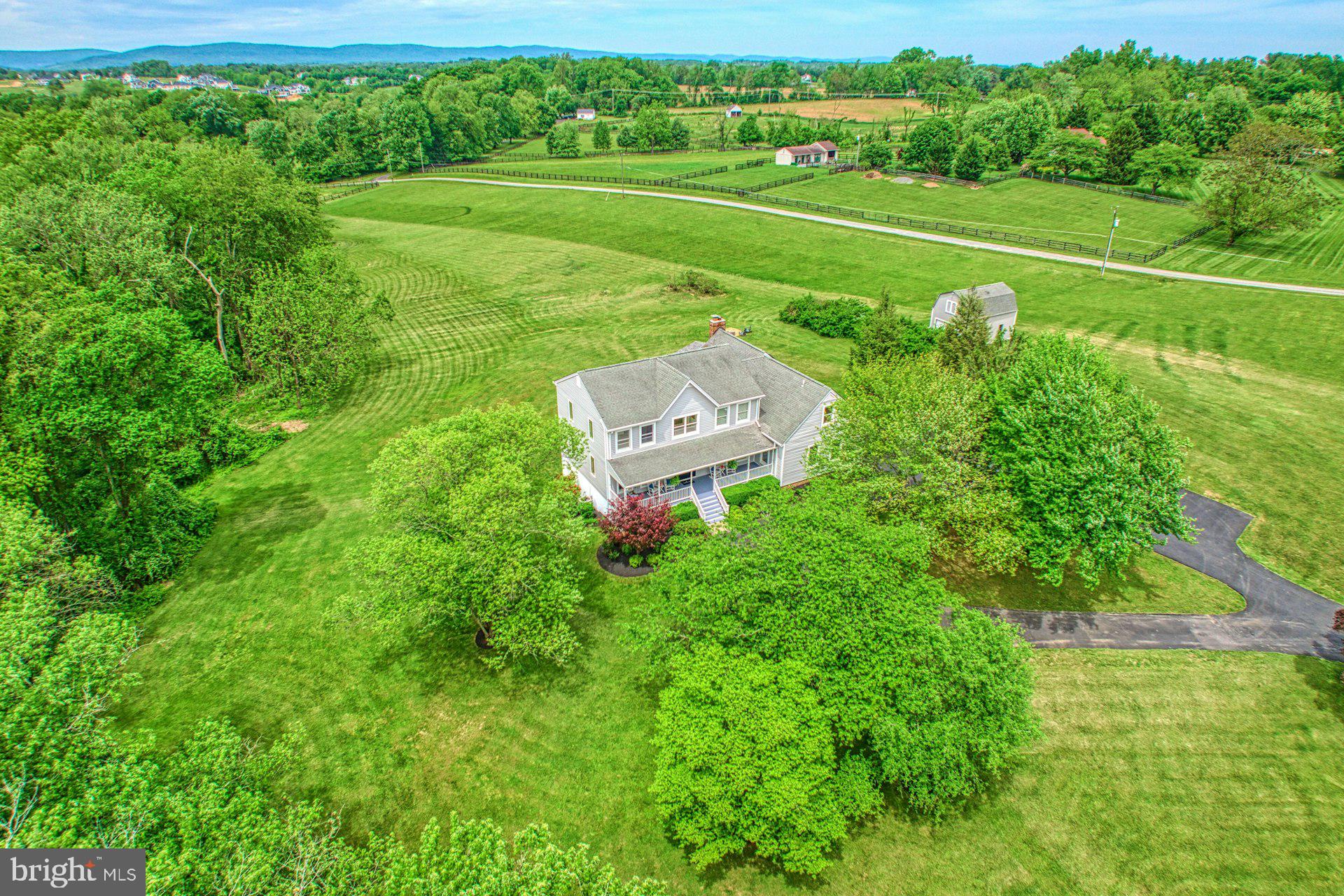 DEBUTTS - Residential