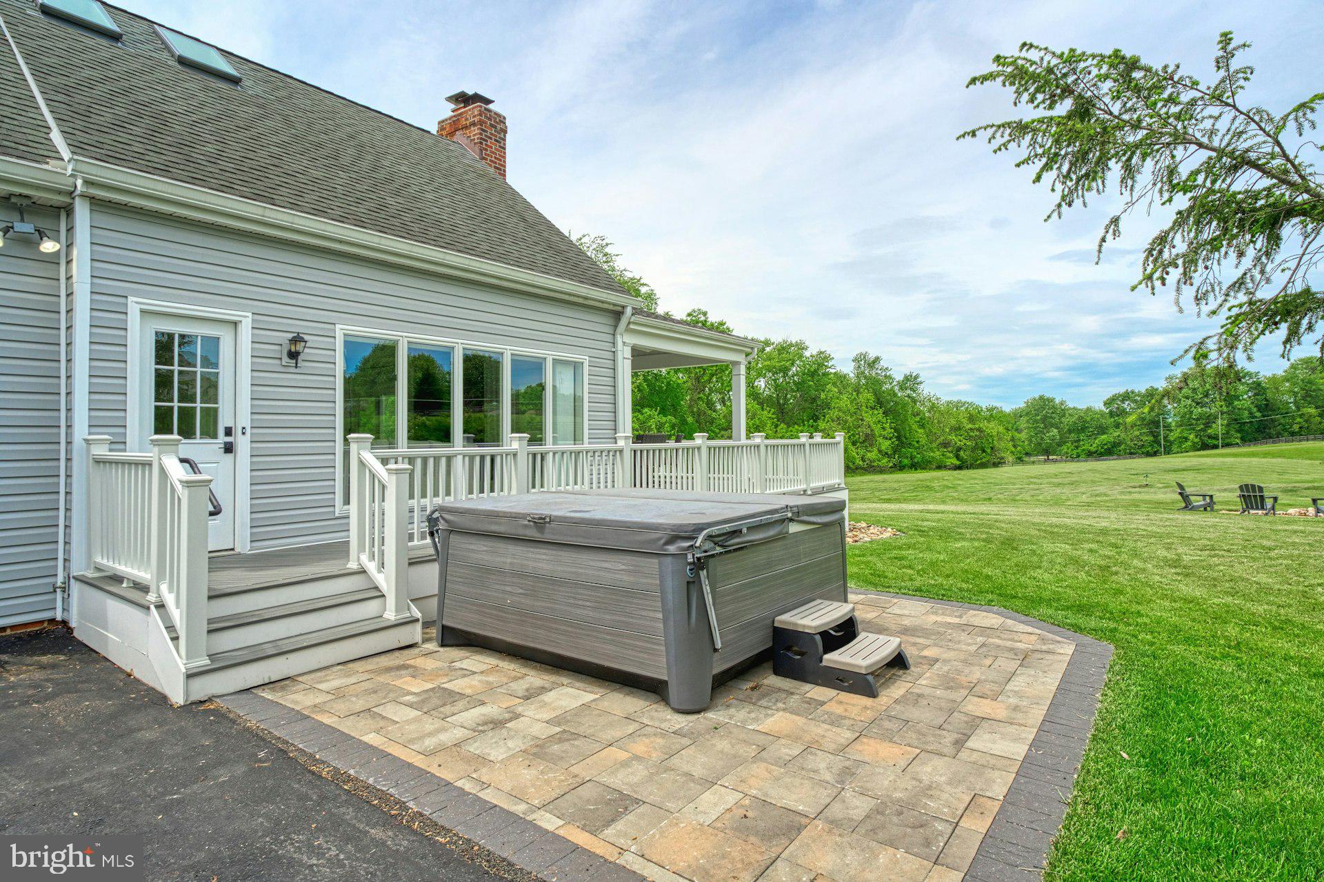 DEBUTTS - Residential