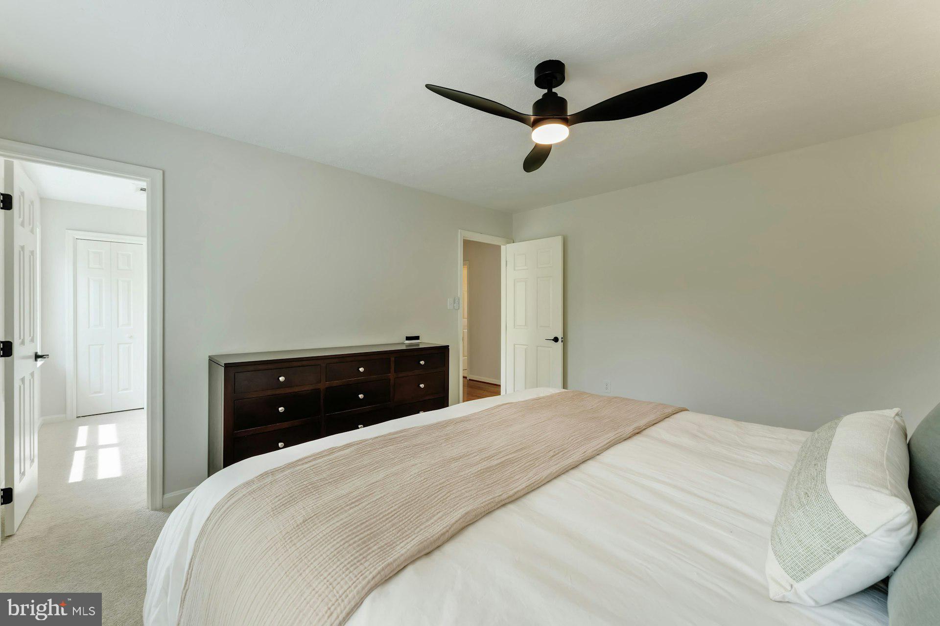 DEBUTTS - Residential