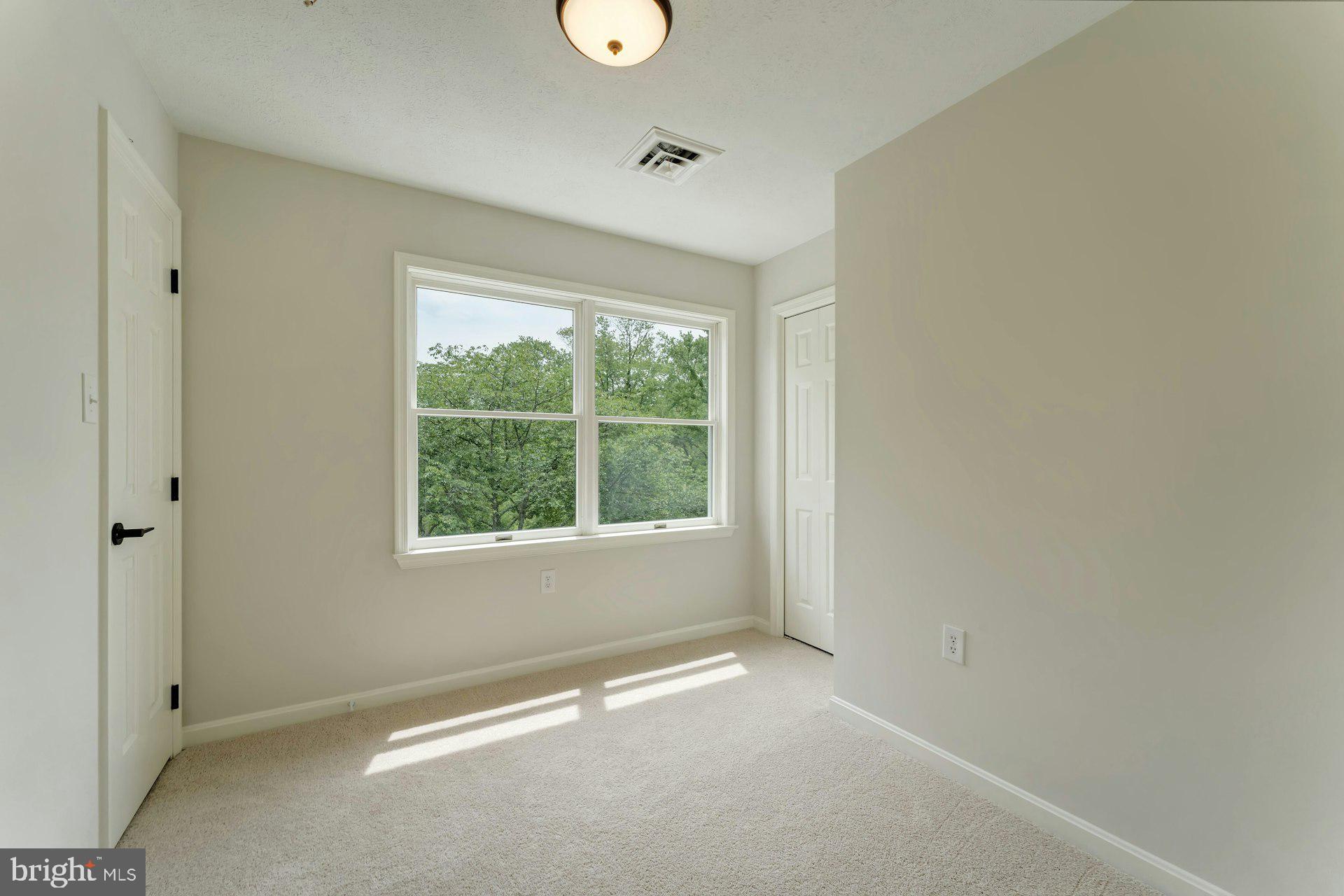 DEBUTTS - Residential