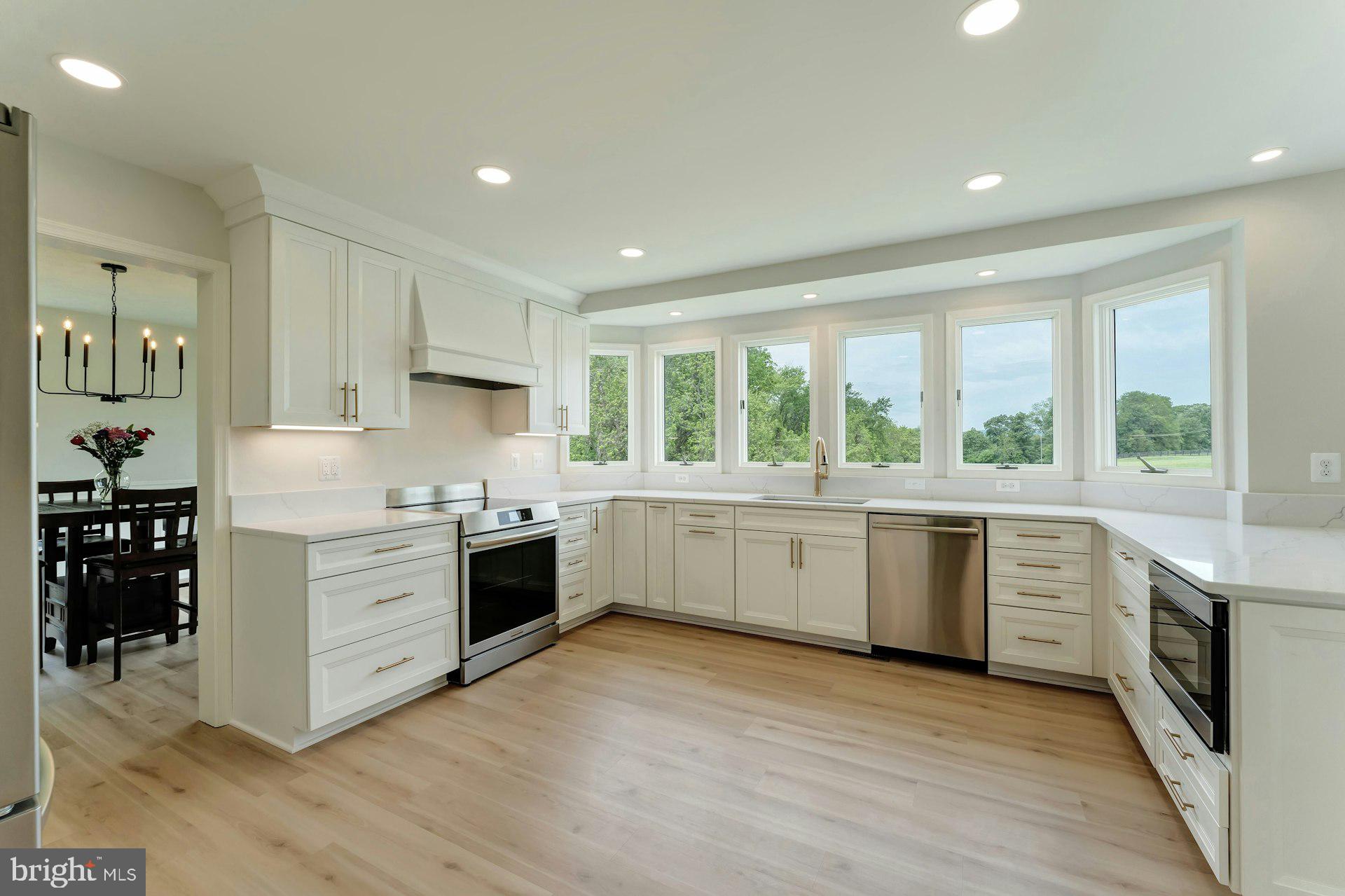 DEBUTTS - Residential