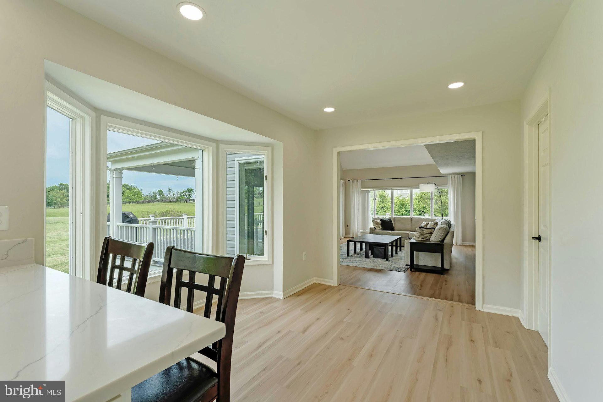 DEBUTTS - Residential