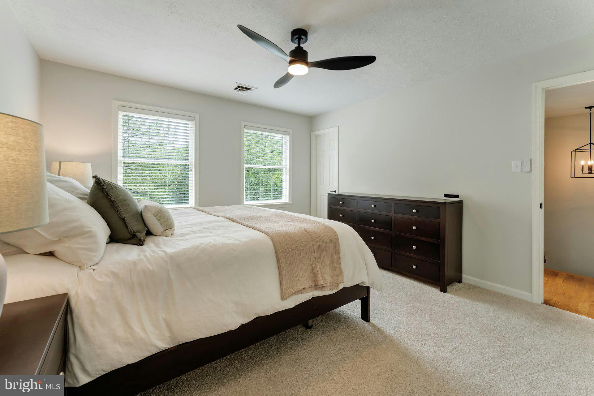 DEBUTTS - Residential