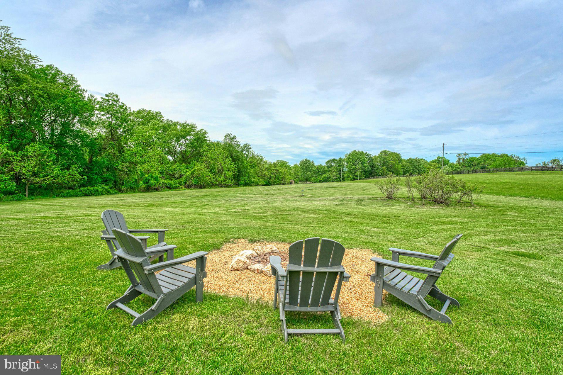 DEBUTTS - Residential