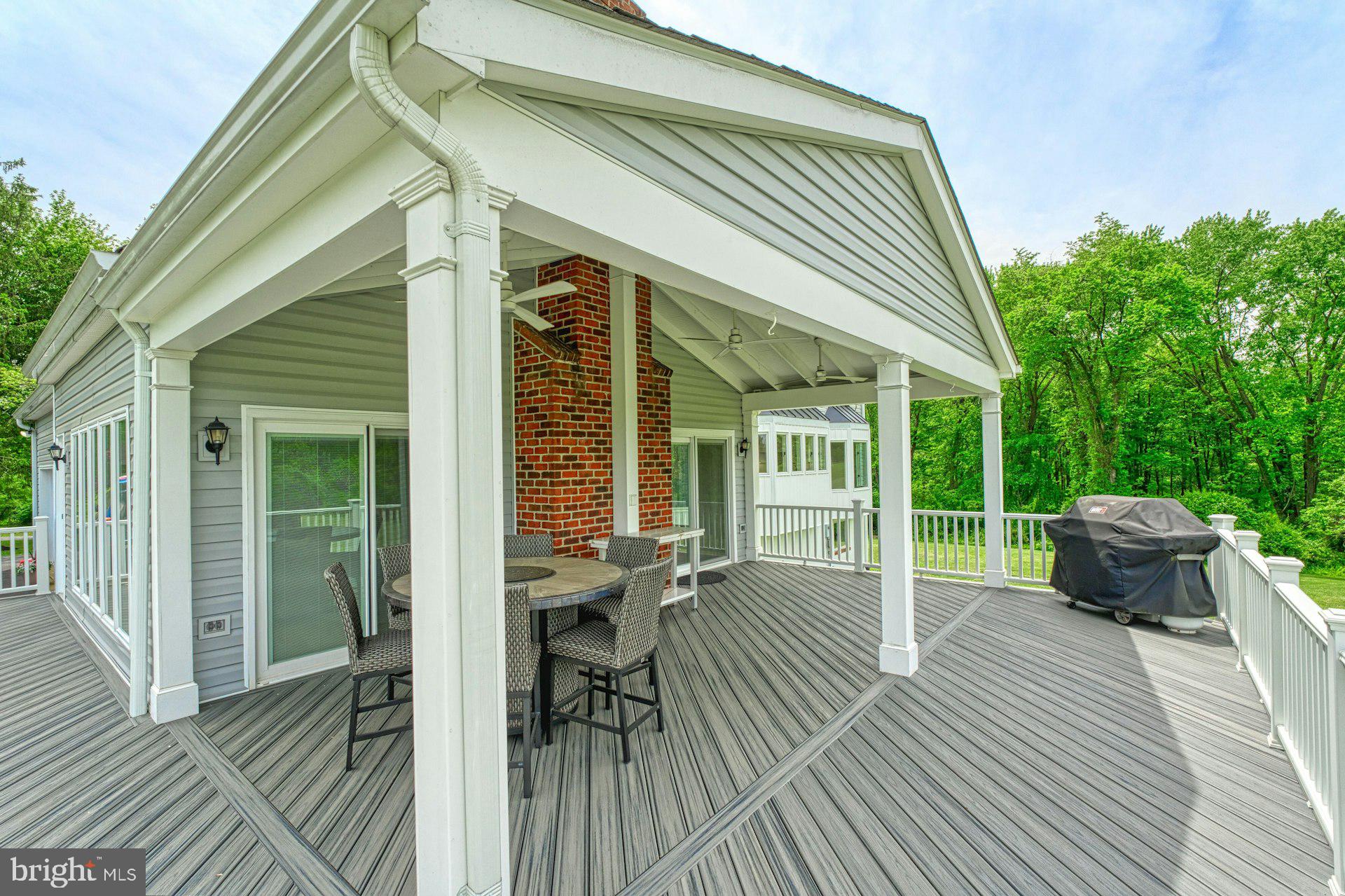 DEBUTTS - Residential