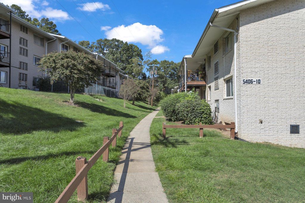 Photo of 5410 85th Avenue #104, NEW CARROLLTON, MD 20784 (MLS # MDPG2178918)