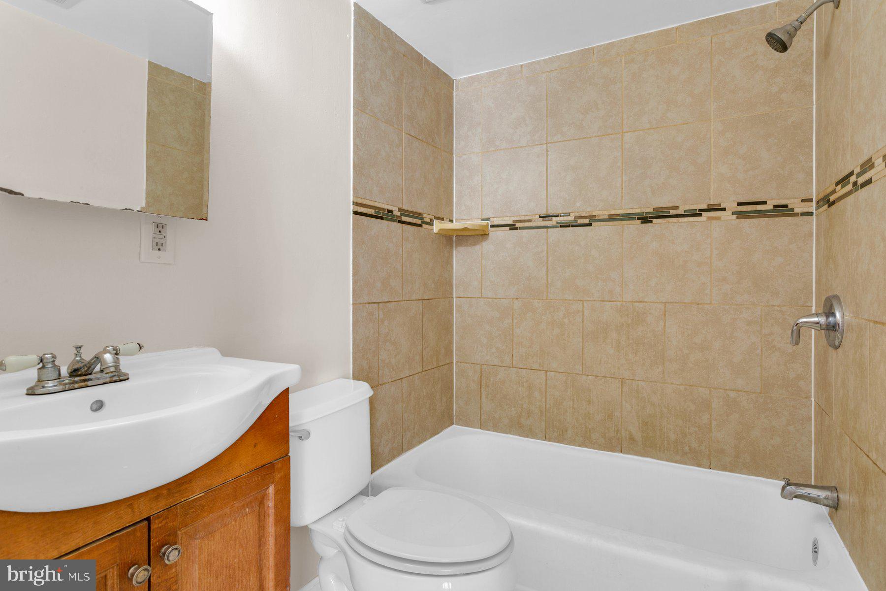 NEW CARROLLTON - Residential