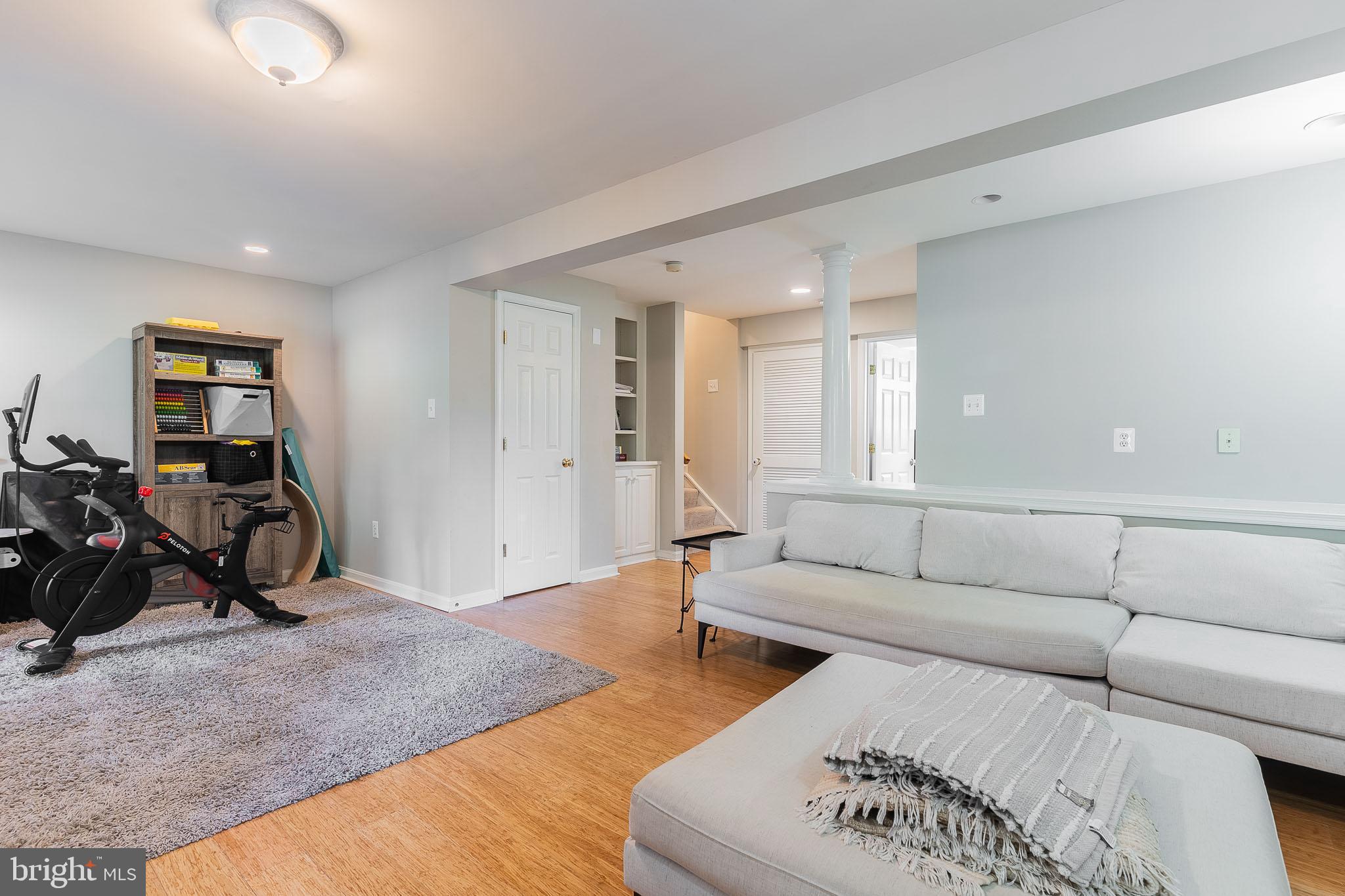 ASHBURN FARM - Residential