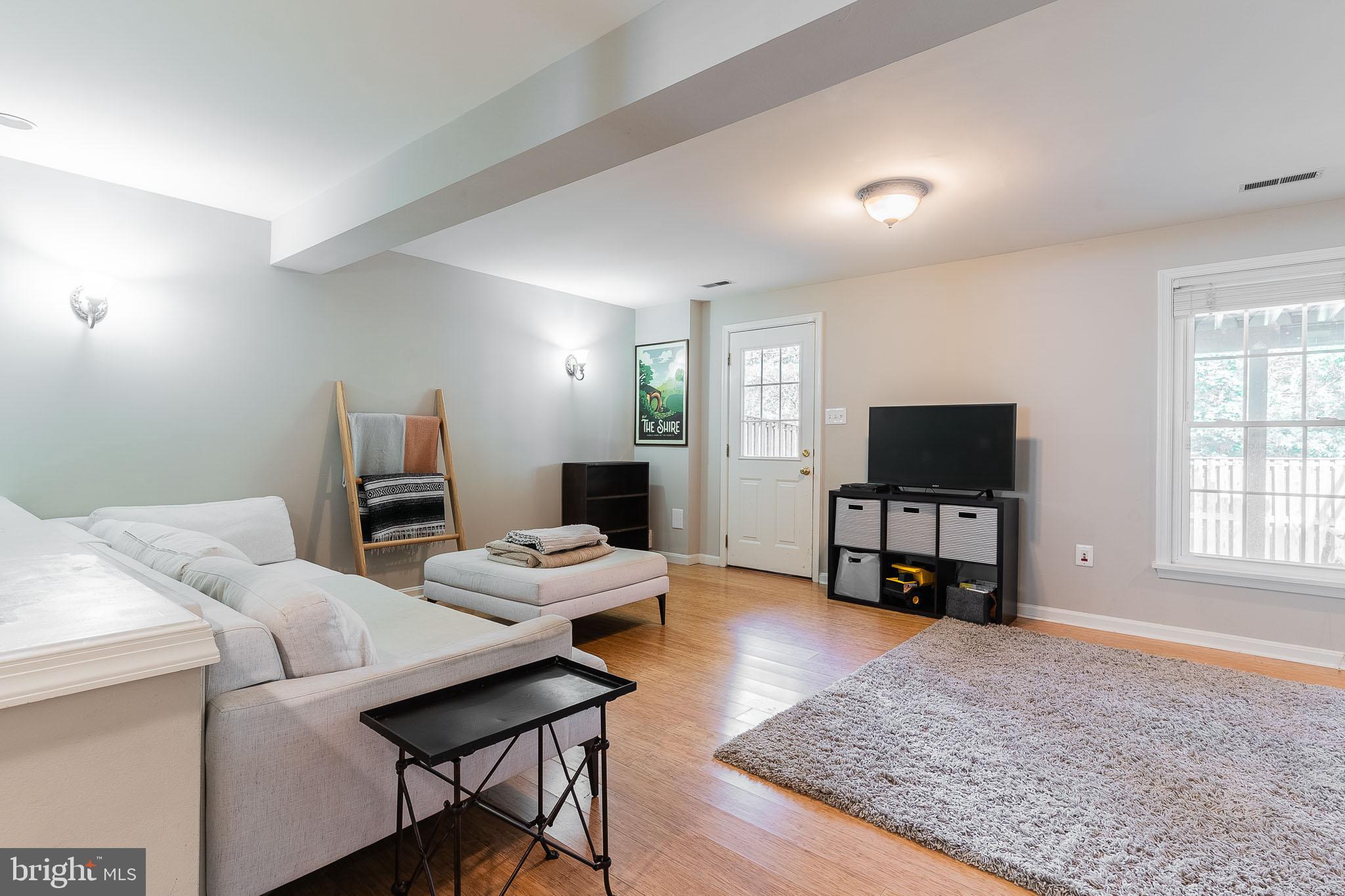 ASHBURN FARM - Residential