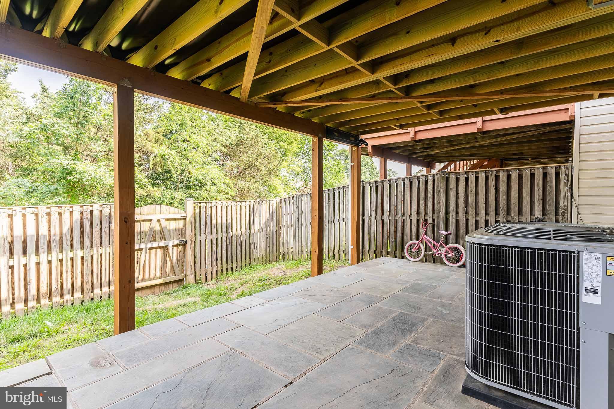 ASHBURN FARM - Residential