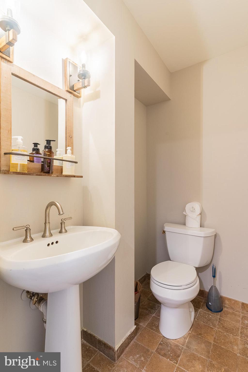 ASHBURN FARM - Residential