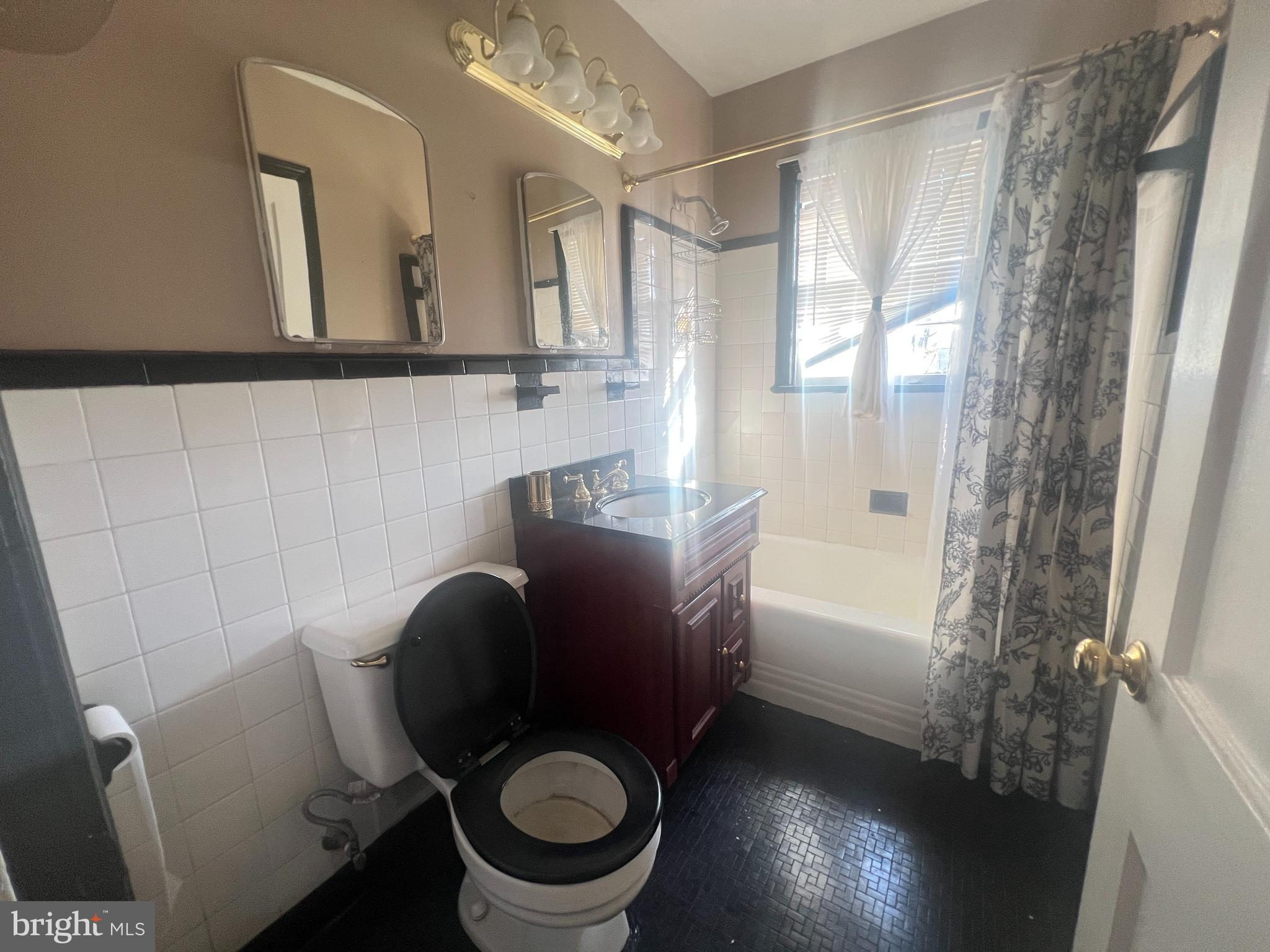 ROCK CREEK KNOLLS - Residential