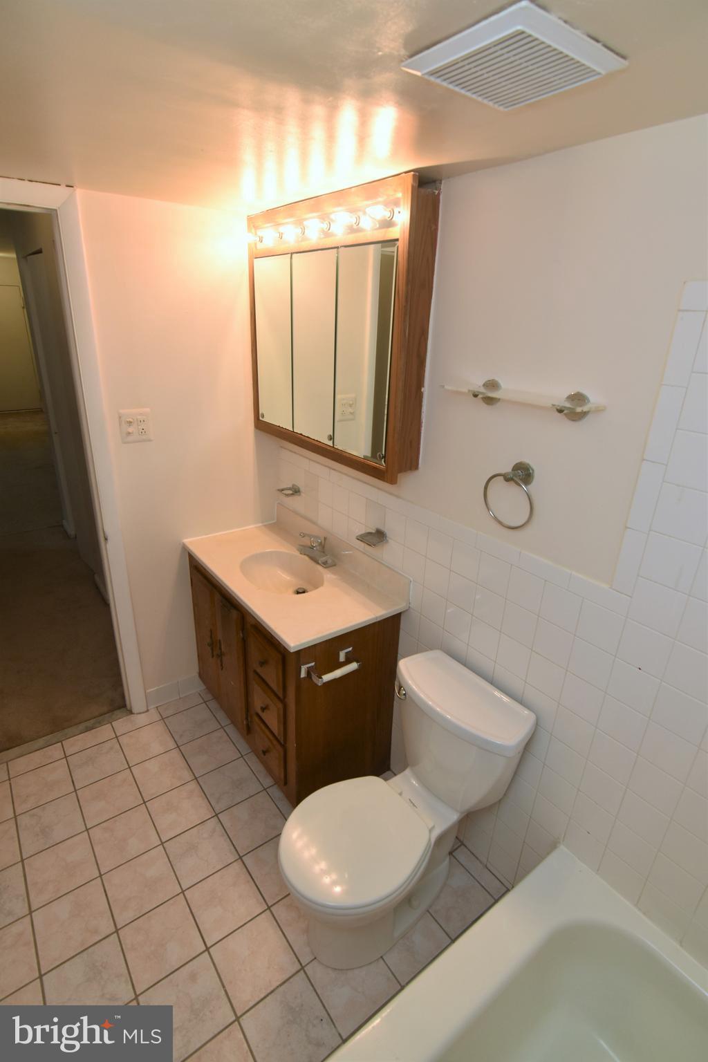 RIVER TERRACE - Residential Lease