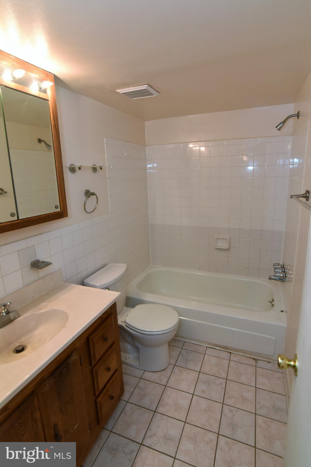 RIVER TERRACE - Residential Lease