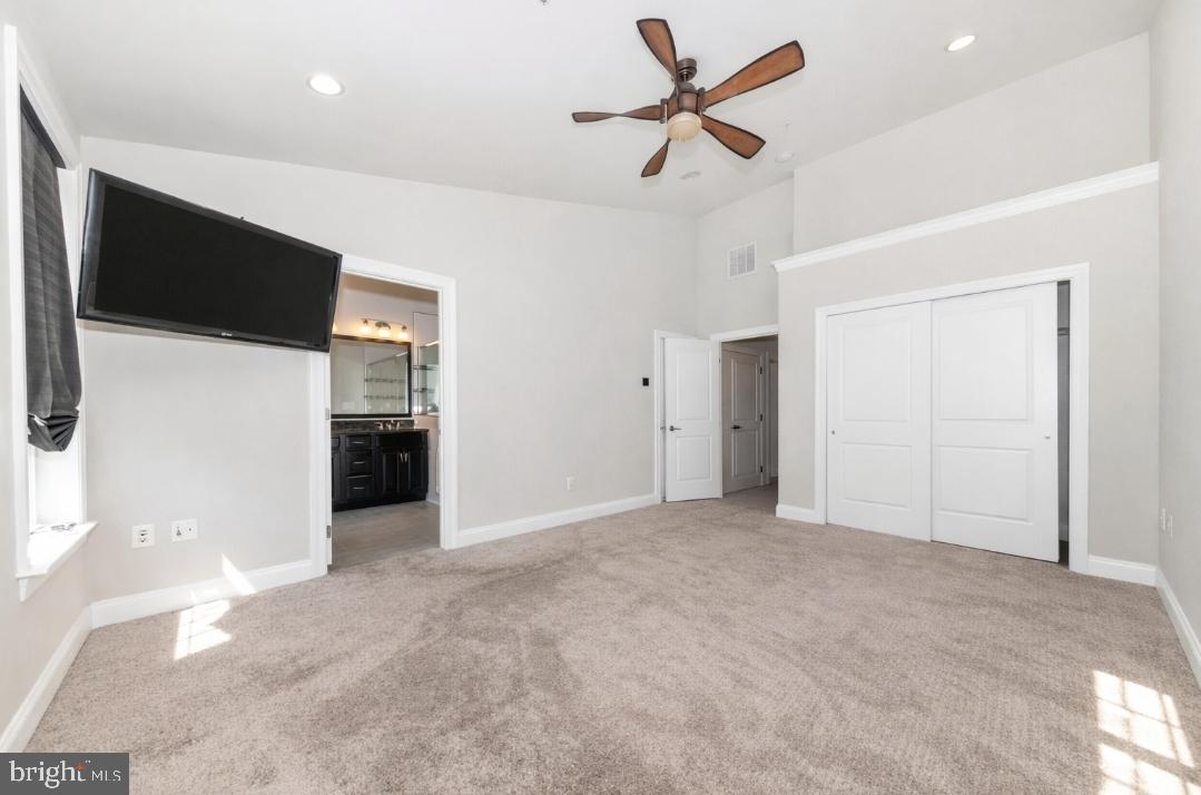 THE ENCLAVE - ARUNDEL PRESERVE - Residential