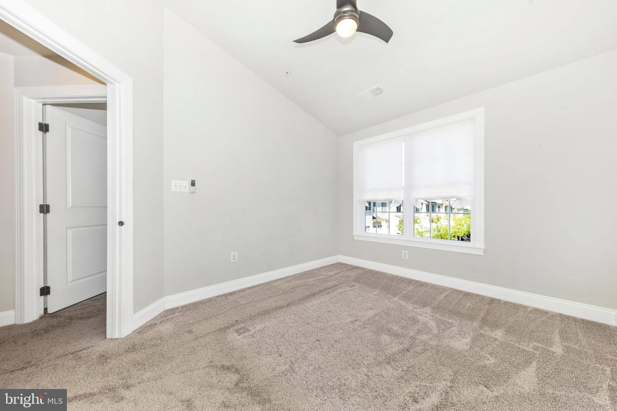 THE ENCLAVE - ARUNDEL PRESERVE - Residential