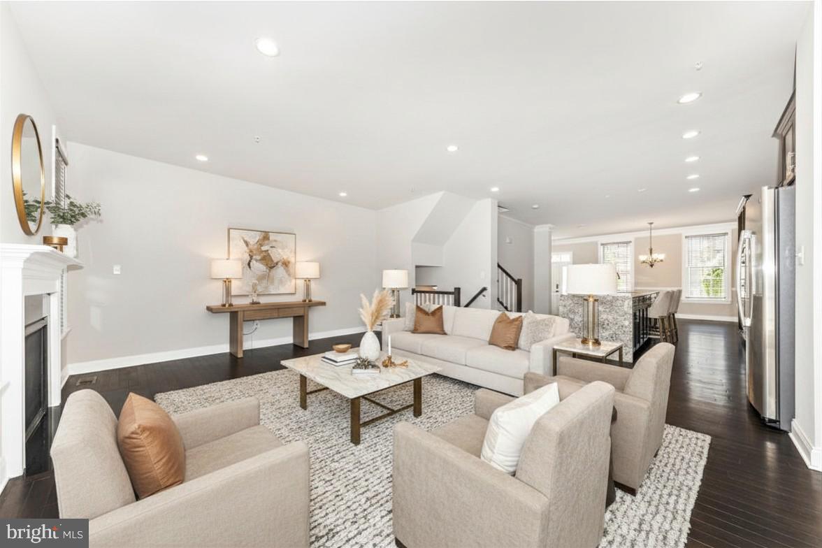 THE ENCLAVE - ARUNDEL PRESERVE - Residential