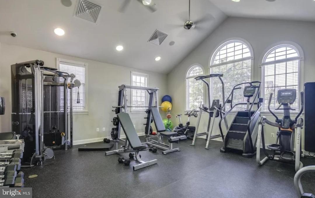THE ENCLAVE - ARUNDEL PRESERVE - Residential