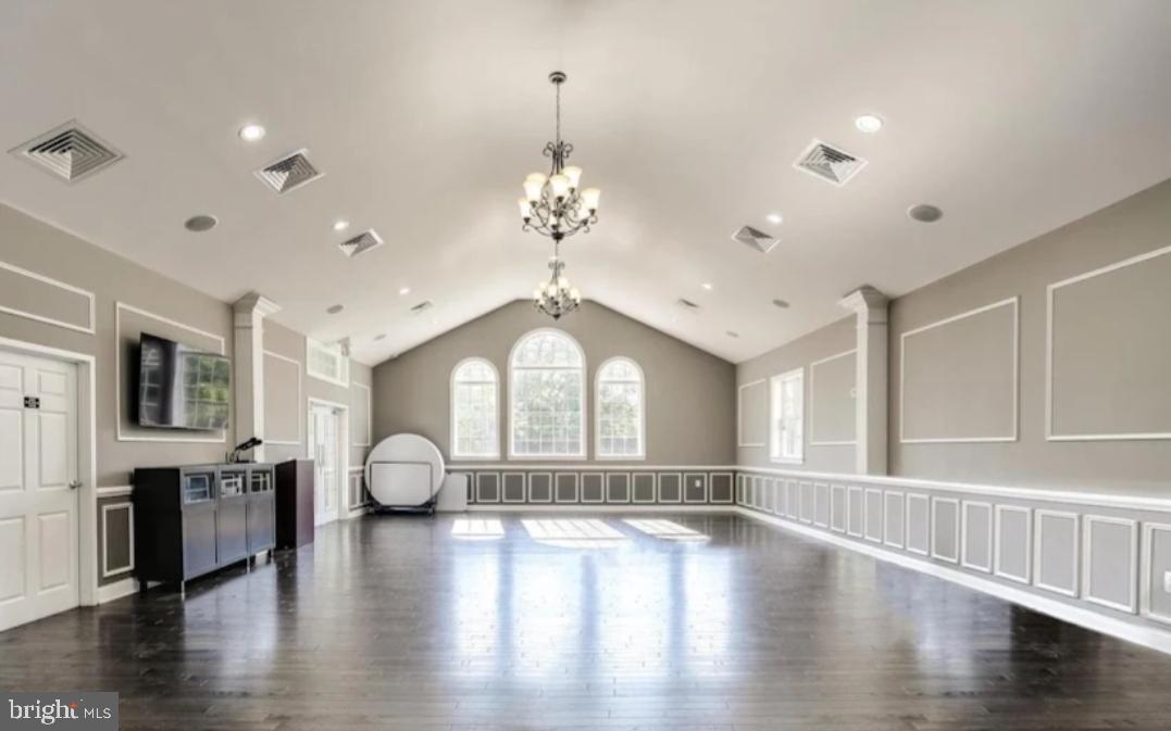 THE ENCLAVE - ARUNDEL PRESERVE - Residential