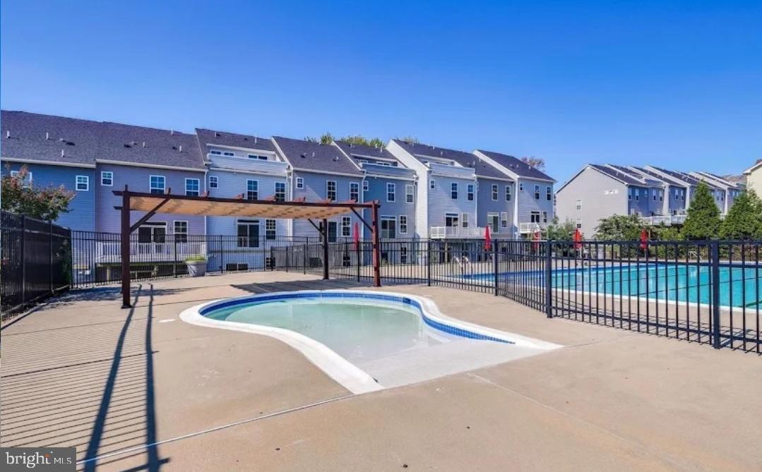 THE ENCLAVE - ARUNDEL PRESERVE - Residential