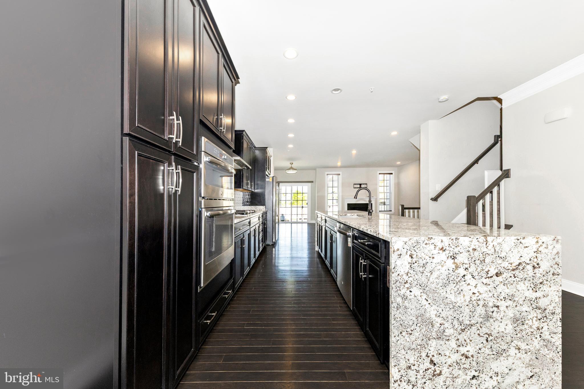 THE ENCLAVE - ARUNDEL PRESERVE - Residential