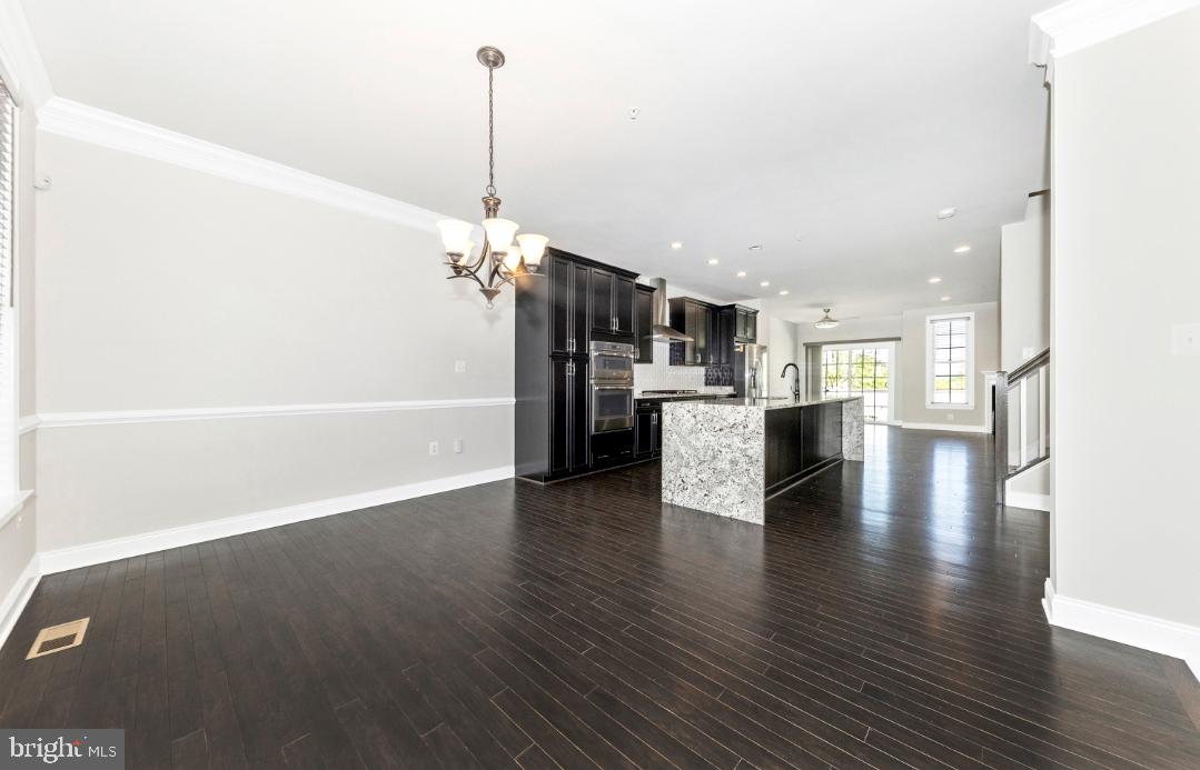 THE ENCLAVE - ARUNDEL PRESERVE - Residential