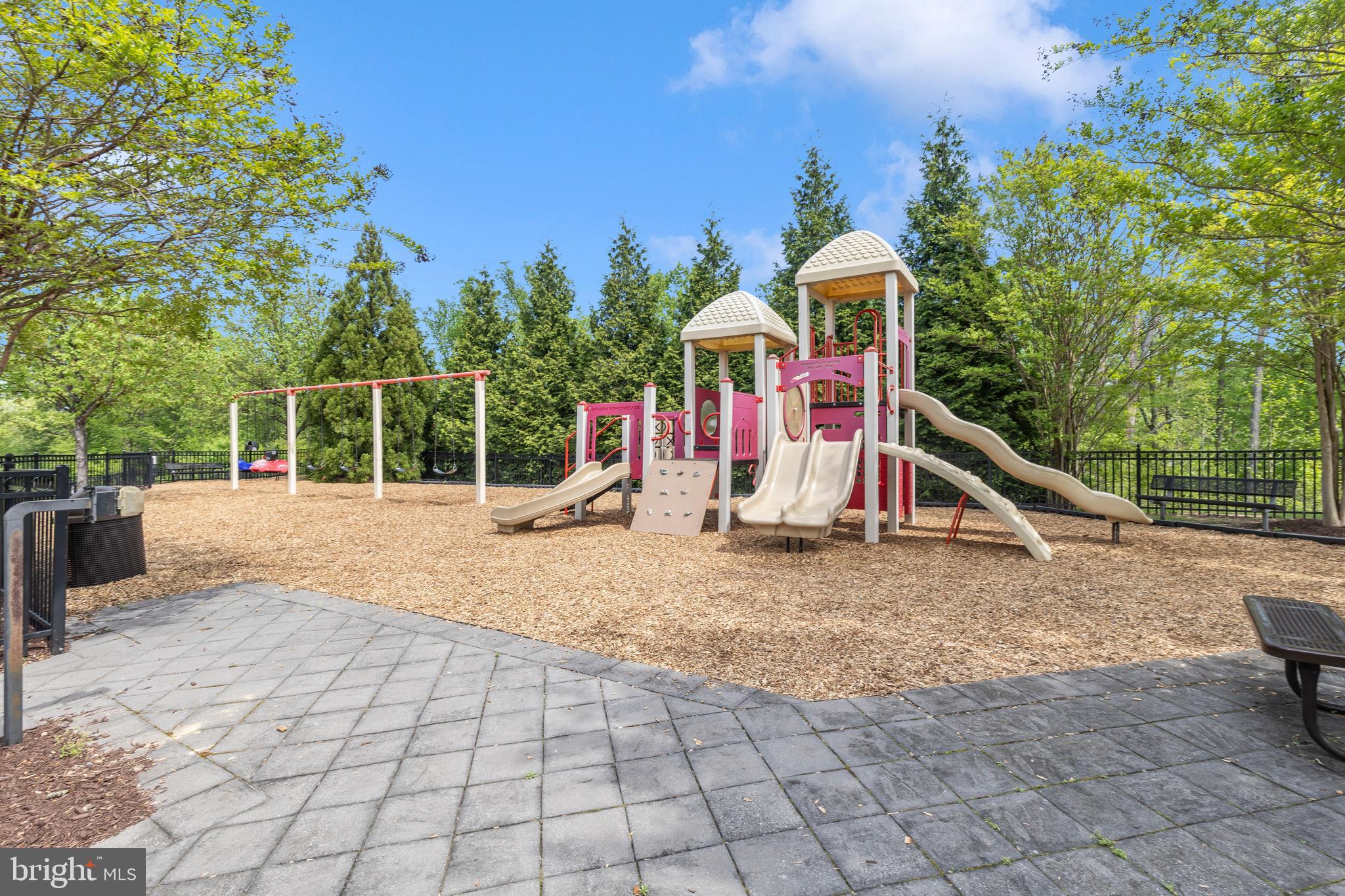 THE ENCLAVE - ARUNDEL PRESERVE - Residential