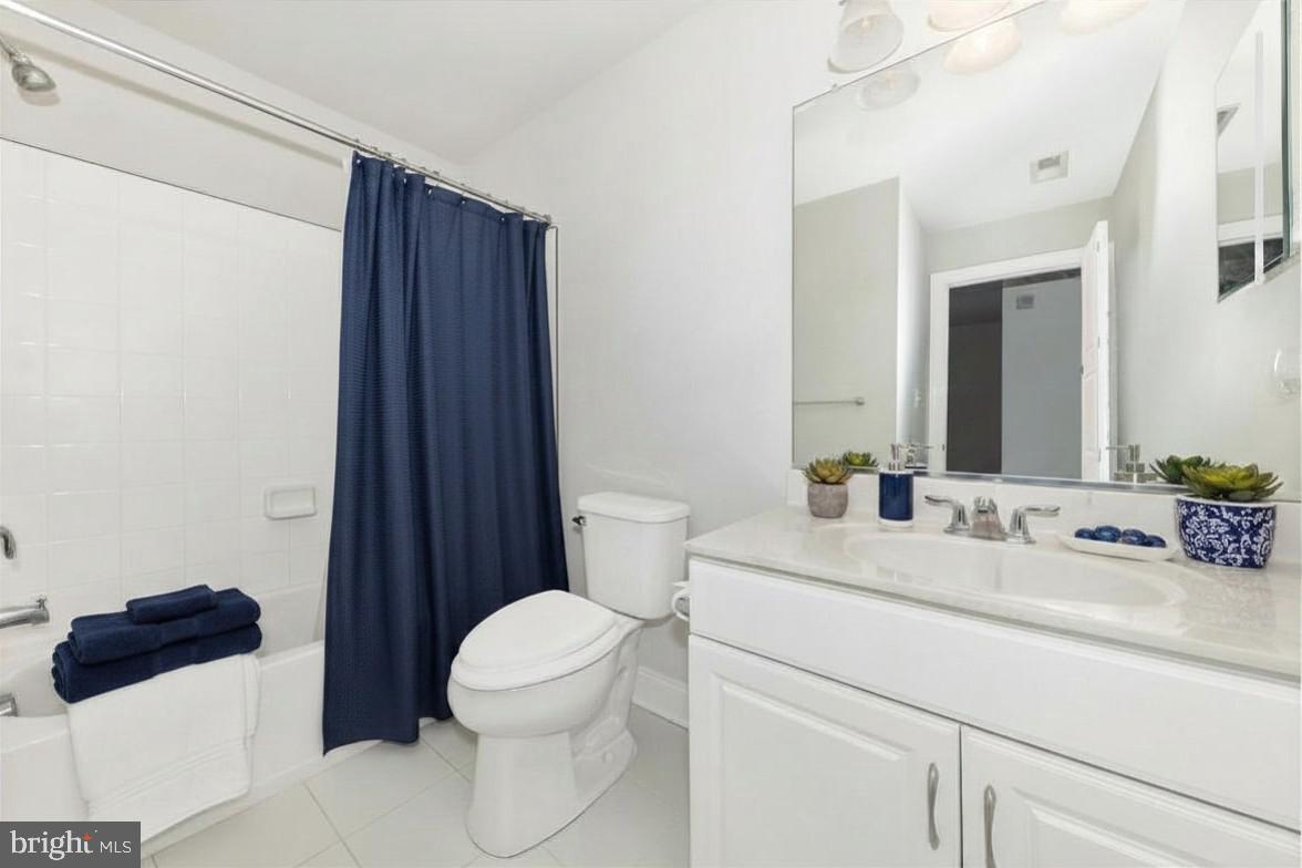 THE ENCLAVE - ARUNDEL PRESERVE - Residential
