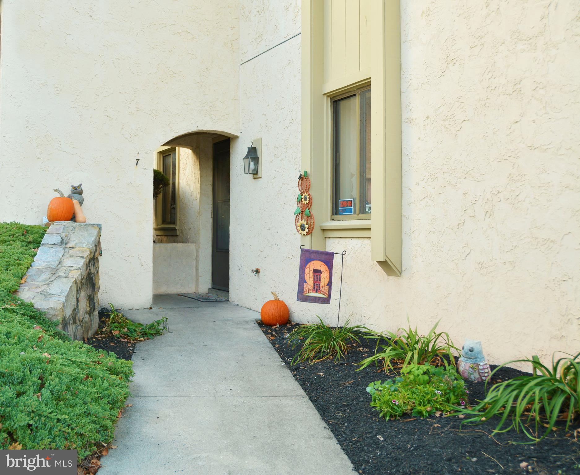 FLYING HILLS - Residential