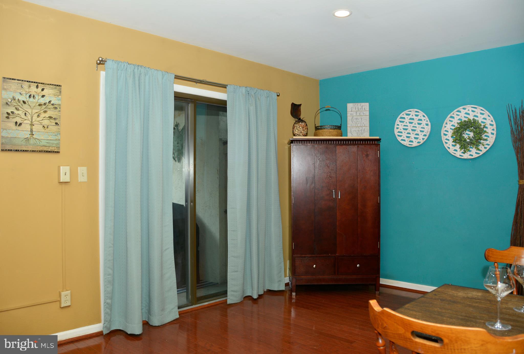 FLYING HILLS - Residential