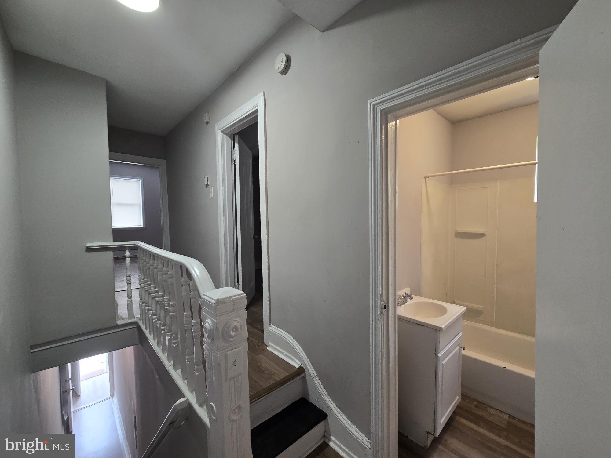 KENSINGTON - Residential Lease