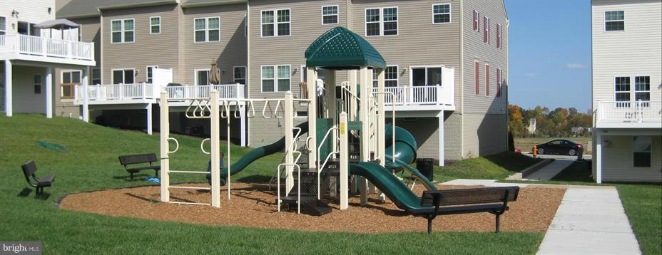 HOWARD SQUARE - Residential