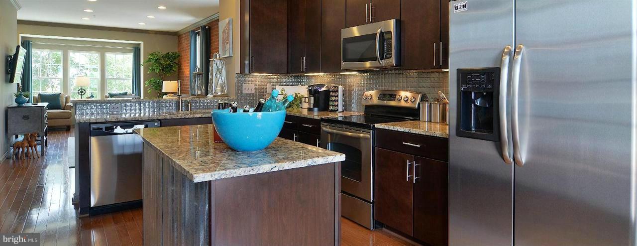 HOWARD SQUARE - Residential