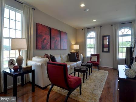 HOWARD SQUARE - Residential