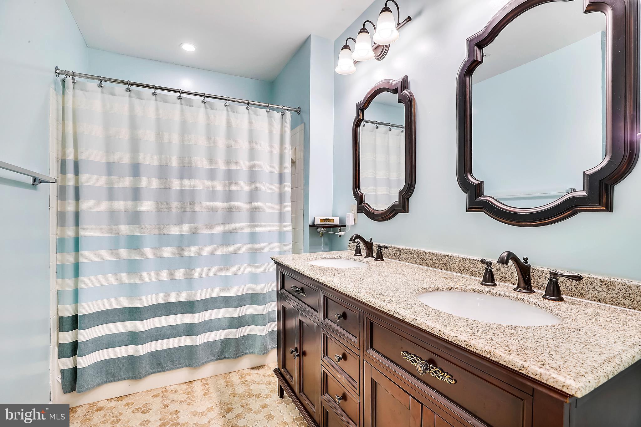 RUSSETT - Residential